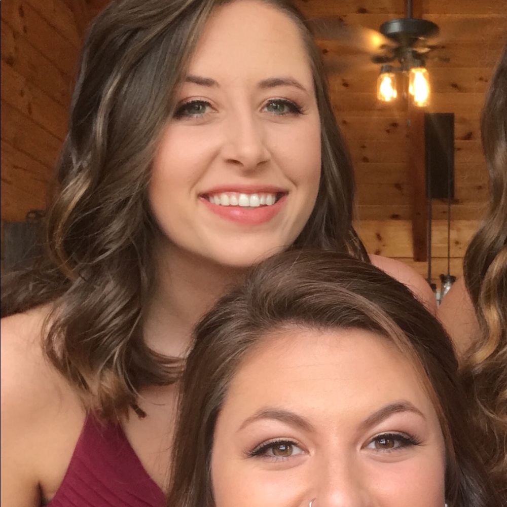 Meet your Posher, Alyssa